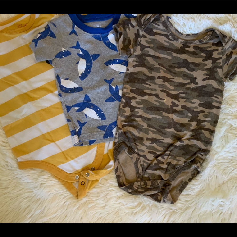 Boys 18 mo tees lot of 3 O001